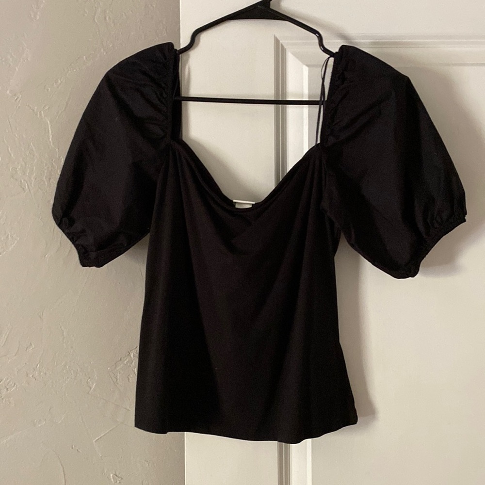 Bubble Sleeve Black Top